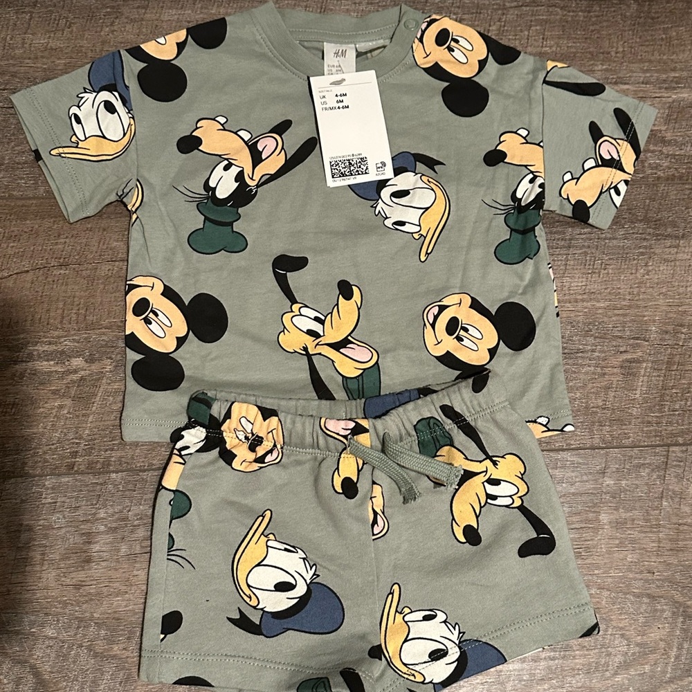 H&M Mickey Mouse 2-Piece Printed Set